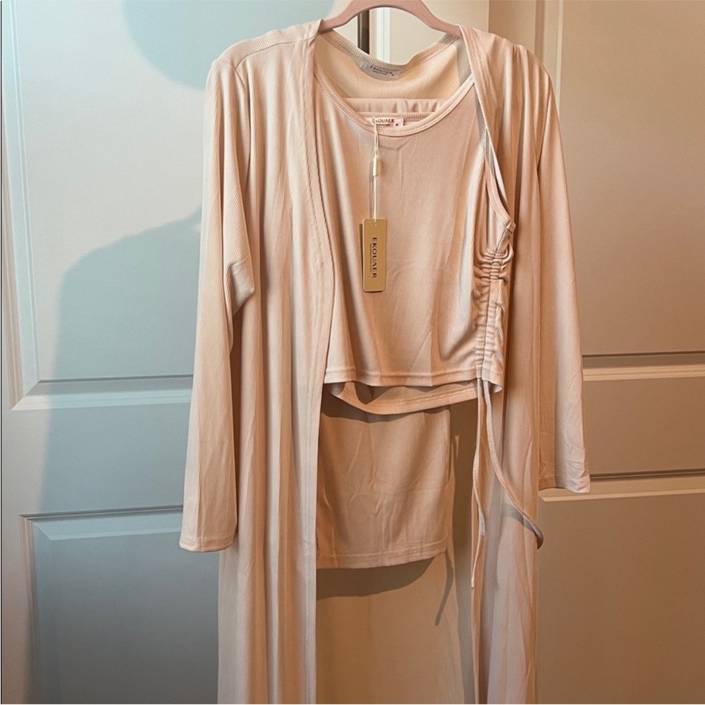 Pinky Cream Women's lounge Set - Picture 2 of 4